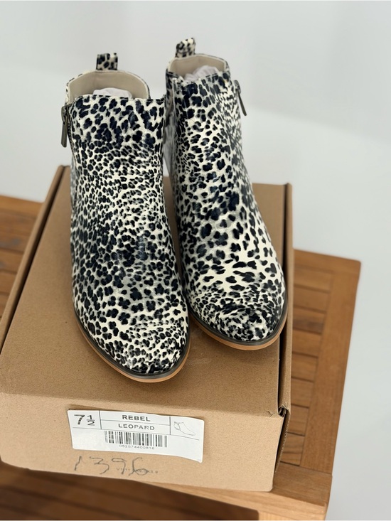 Journee Collection Shoes - New Journee collection rebels Black & White Leopard  Ankle Booties size 7 1/2